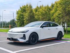 Changan UNI-V 1.5T Premium Sport - ფოტო 2