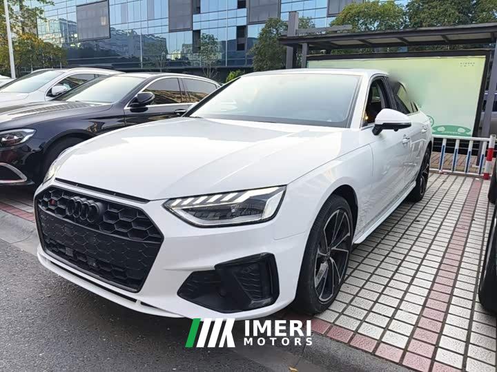 Audi A4L 40 TFSI Fashion Dynamic - автомобиль из Китая