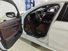 BMW 5 Series 530Li Premier M Sport Package - photo 4