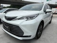 Toyota Sienna Dual-Engine 2.5L RWD Comfort Edition - photo 2