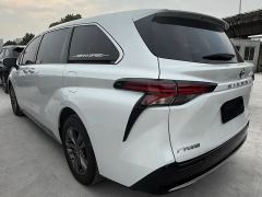 Toyota Sienna Dual-Engine 2.5L RWD Comfort Edition - photo 8