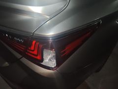 Lexus ES 200 Excellence Edition - ფოტო 5