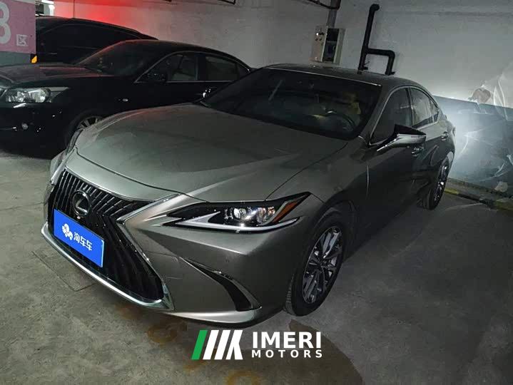 Lexus ES 200 Excellence Edition - автомобиль из Китая