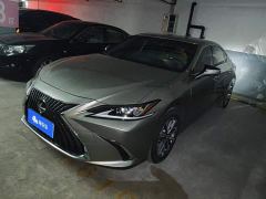 Lexus ES 200 Excellence Edition - фото 1