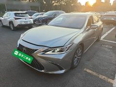 Lexus ES 300h Excellence Edition - photo 1