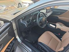 Lexus ES 300h Excellence Edition - photo 15