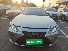 Lexus ES 300h Excellence Edition - photo 2