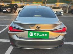 Lexus ES 300h Excellence Edition - photo 5