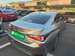 Lexus ES 300h Excellence Edition - photo 6