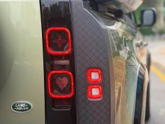 Land Rover Defender 110 3.0T P400 Dark Edition - фото 10