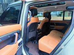 Land Rover Defender 110 3.0T P400 Dark Edition - фото 13