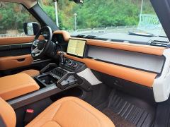 Land Rover Defender 110 3.0T P400 Dark Edition - фото 16