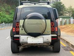 Land Rover Defender 110 3.0T P400 Dark Edition - фото 6