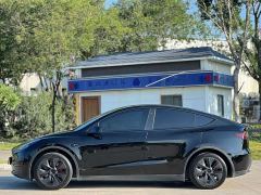 Tesla Model Y Rear-Wheel Drive - ფოტო 3