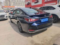 Lexus ES 300h Premium Edition - фото 6
