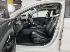 Hyundai Elantra 1.5L CVT Luxury - photo 9