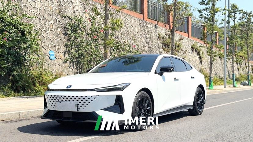 Changan UNI-V 1.5T Premium - ავტომობილი ჩინეთიდან