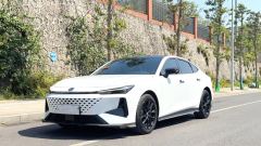 Changan UNI-V 1.5T Premium - ფოტო 1