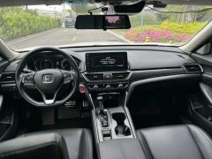 Honda Accord 260TURBO Premium Edition - photo 8