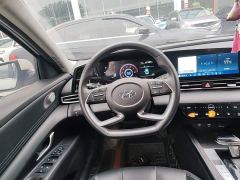 Hyundai Elantra 1.5L CVT Luxury - ფოტო 10