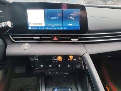 Hyundai Elantra 1.5L CVT Luxury - ფოტო 12