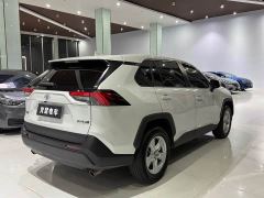 Toyota RAV4 2.0L CVT FWD Urban Edition - фото 10