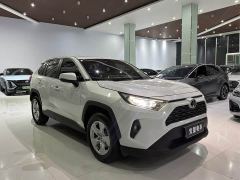 Toyota RAV4 2.0L CVT FWD Urban Edition - фото 3
