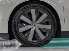 Li Auto i8 Standard Edition - фото 16