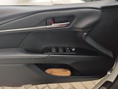 Toyota Camry Dual-Engine 2.0HGVP Luxury Edition - фото 12