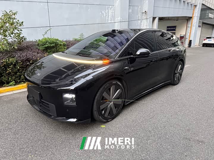 Li Auto i6 Four-Wheel Drive Standard Edition - ავტომობილი ჩინეთიდან