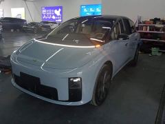 Li Auto i8 Standard Edition - фото 1