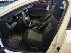 SAIC MG i5 1.5L Manual Comfort Edition - ფოტო 14