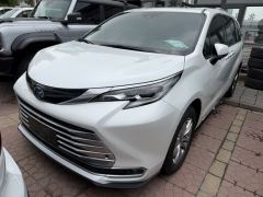 Toyota Sienna 2.5L Hybrid Platinum Edition - photo 1