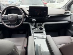 Toyota Sienna 2.5L Hybrid Platinum Edition - photo 5
