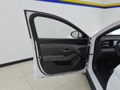 BYD Qin L DM-i Smart Driving Edition 1.5L 120km Elite Edition - фото 12