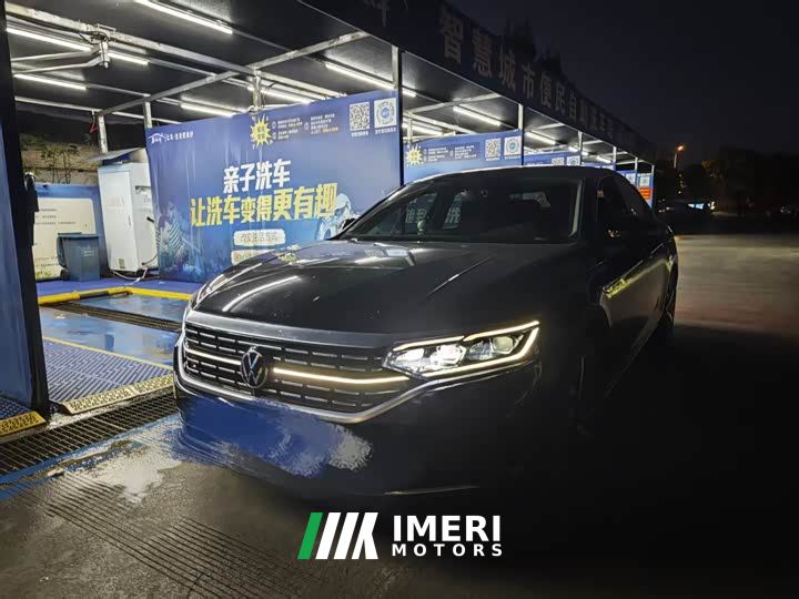 Volkswagen Passat 380TSI Luxury