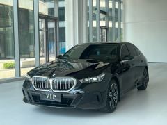 BMW 5 Series 530Li Luxury M Sport Package - фото 1