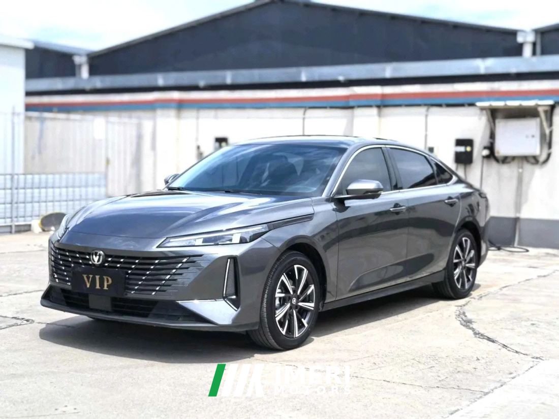 Changan Eado Chang 'an Ease Movement New Blue Whale 1.5T DCT 500Bar Prestigious Edition - автомобиль из Китая