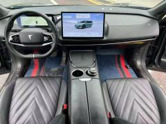Deepal SL03 EREV 200km Max 2nd Anniversary Black Gold Knight Edition - ფოტო 4