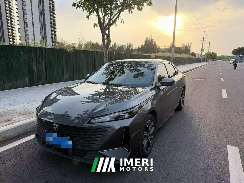 Changan Eado Chang 'an Ease Movement New Blue Whale 1.5T DCT 500Bar Prestigious Edition - автомобиль из Китая