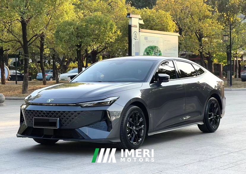 Changan UNI-V 1.5T Premium - ავტომობილი ჩინეთიდან