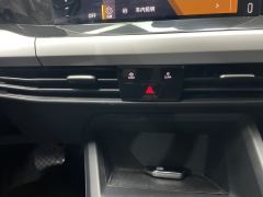 Volkswagen Golf 200TSI DCT - ფოტო 11