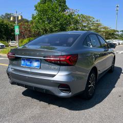 Roewe MG i5 1.5L CVT Diamond Edition - photo 4