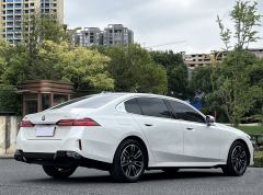 BMW 5 Series 525Li Luxury Package - photo 7