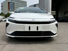Toyota Corolla Dual-Engine 1.8L Flagship Edition - ფოტო 1