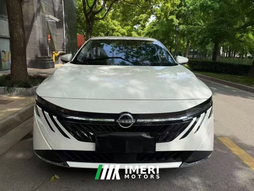 Nissan Sylphy Xuanyi 1.6L True Heart Edition - автомобиль из Китая