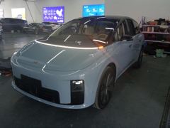 Li Auto i8 Standard Edition - фото 1