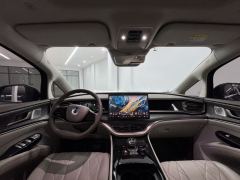 Denza D9 DM-i 1040 Premium - ფოტო 4