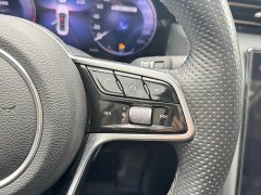 Hongqi H5 2023 2.0T automatic smart connected flag version - ფოტო 17