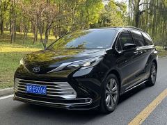Toyota Sienna 2.5L Hybrid Platinum Edition - ფოტო 1